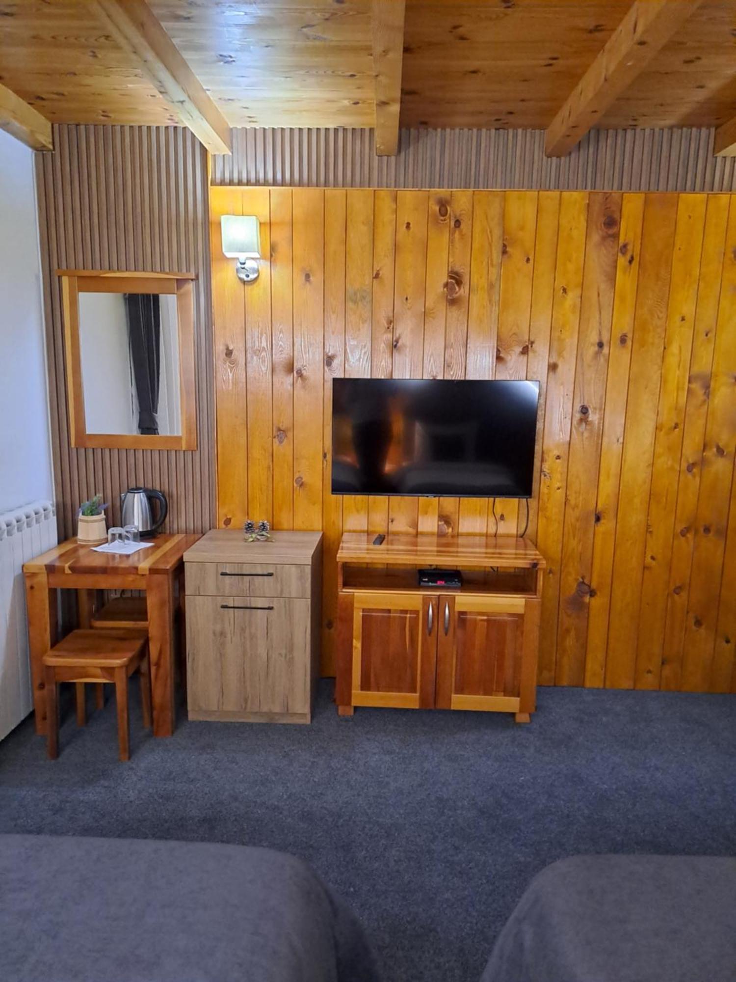 Rooms And Apartmants Mirovic Kolašin Szoba fotó